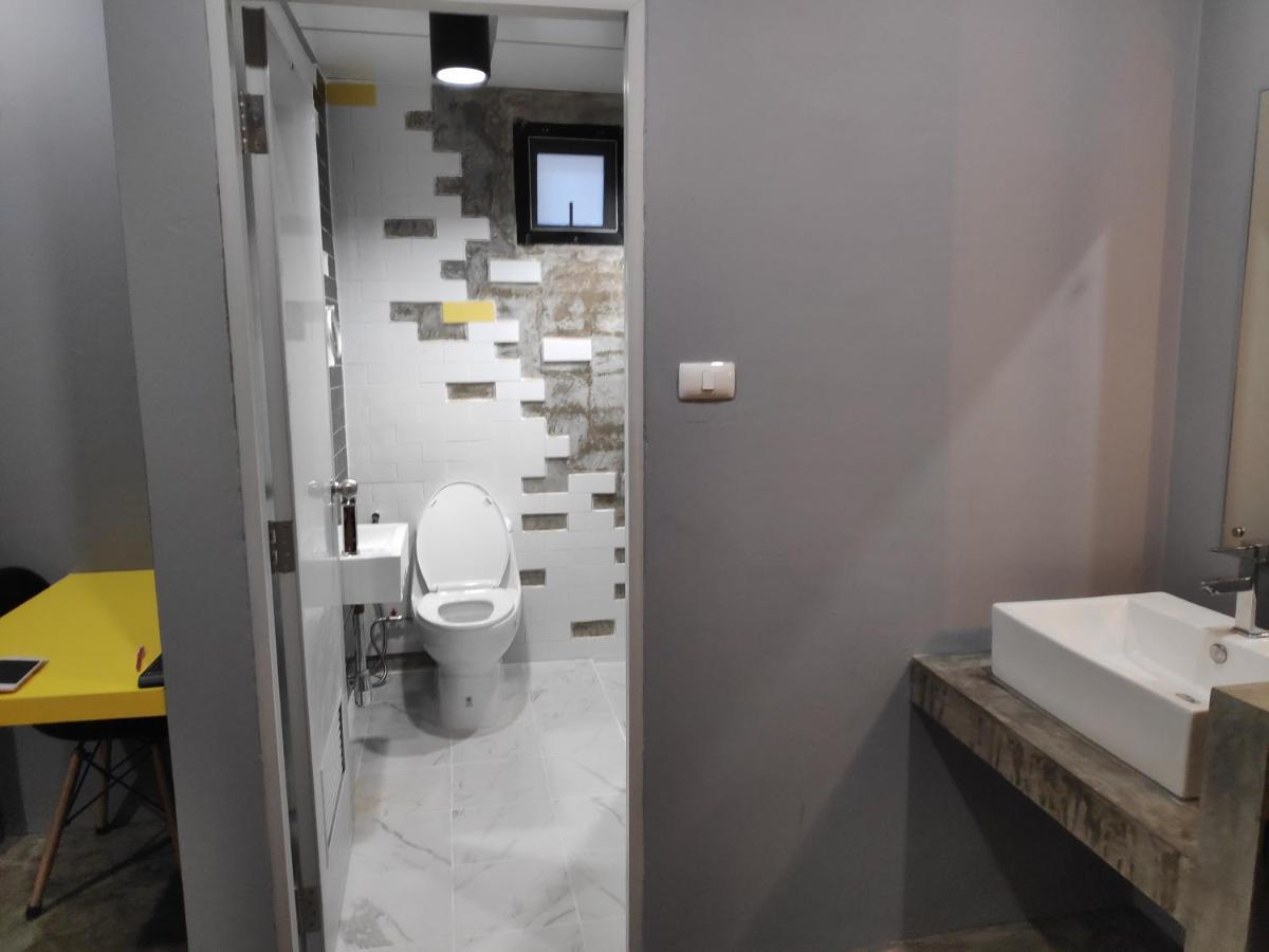 Mini-hôtel Ratch66 Huai Khwang Mrt